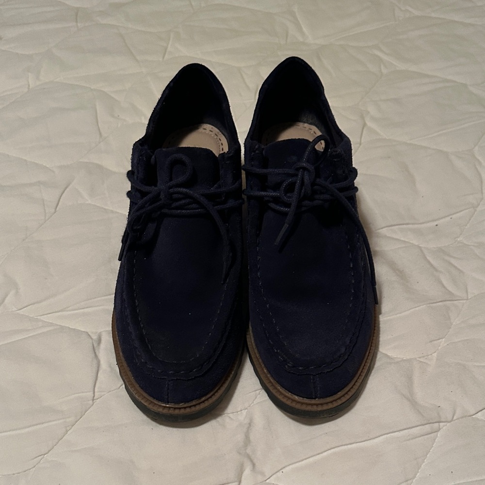 Clarks Women’s Navy suede lace up loafers